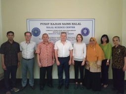 Kunjungan Halal Club Brussels Ke HSC IPB